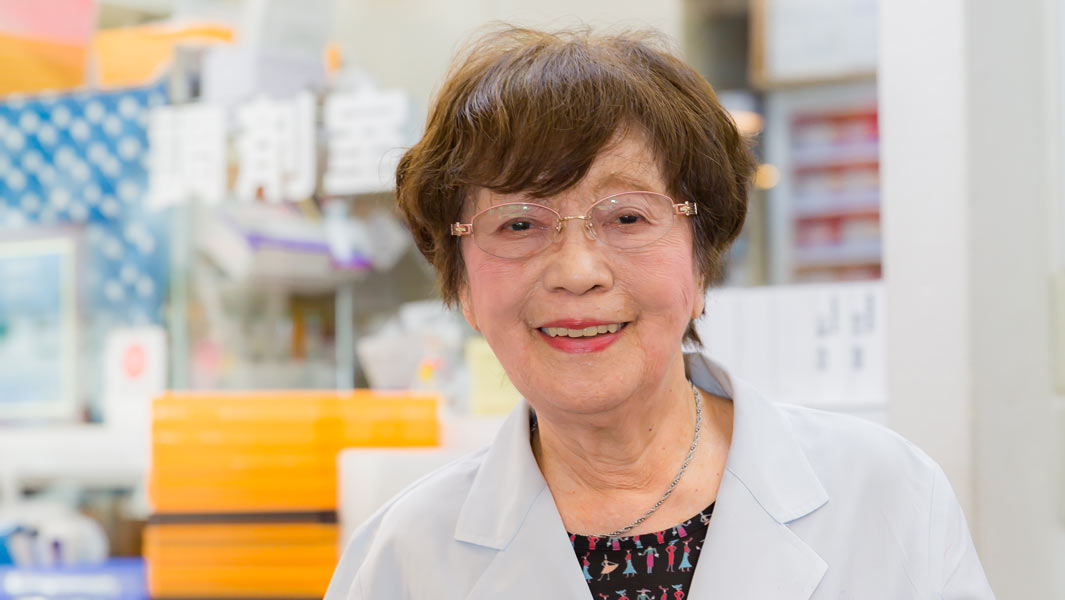 【患者さまの心を支え続けて70年】95歳の現役薬剤師、比留間榮子さんがギネス世界記録に認定される