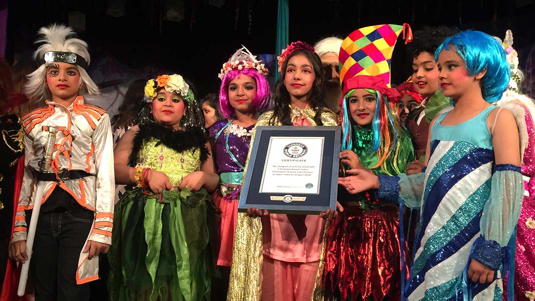 インドの女の子が、最年少の脚本家としてギネス世界記録に認定！