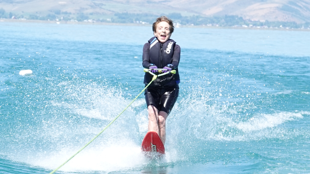 92歳の女性が「最高齢の水上スキーヤー」に認定
