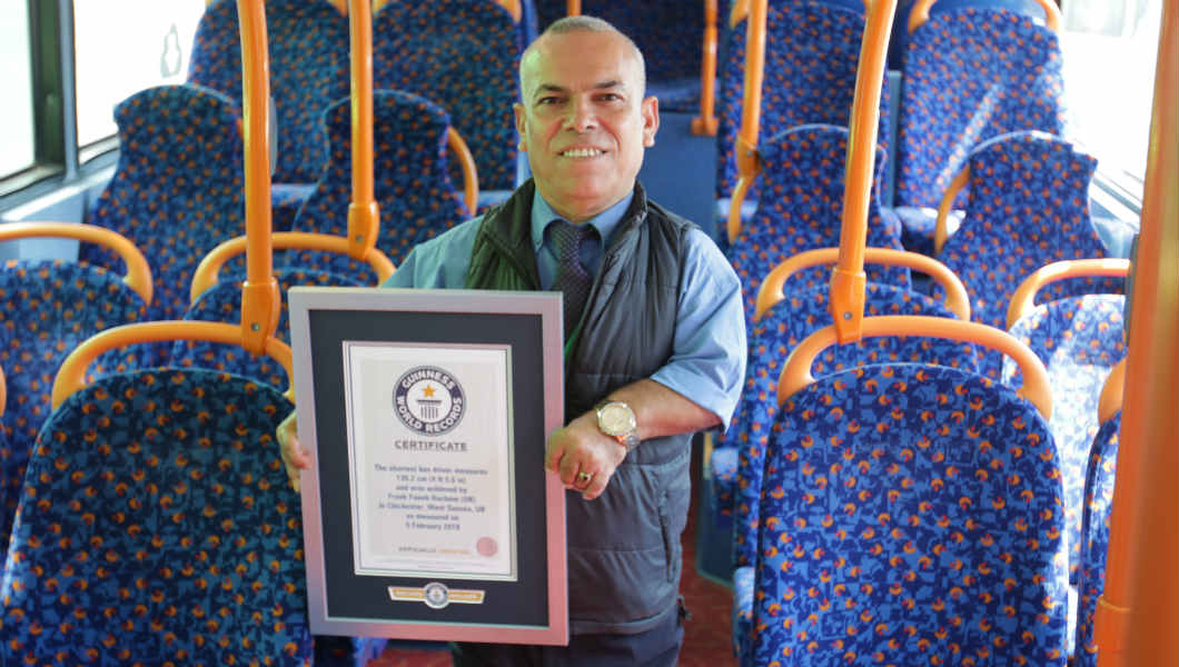 「諦めないで、前へ進んで」ギネス世界記録に認定された"最も背の低いバス運転手"が、障がい者に伝えたいこと