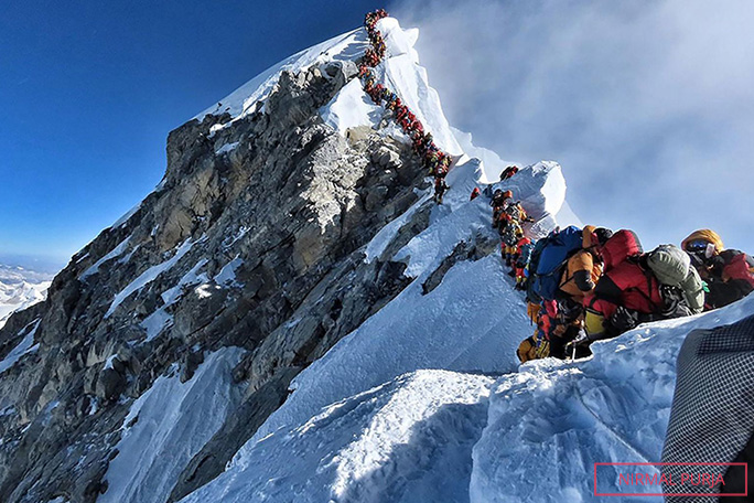 traffic-jam-of-climbers-near-summit-of-everest-in-2019